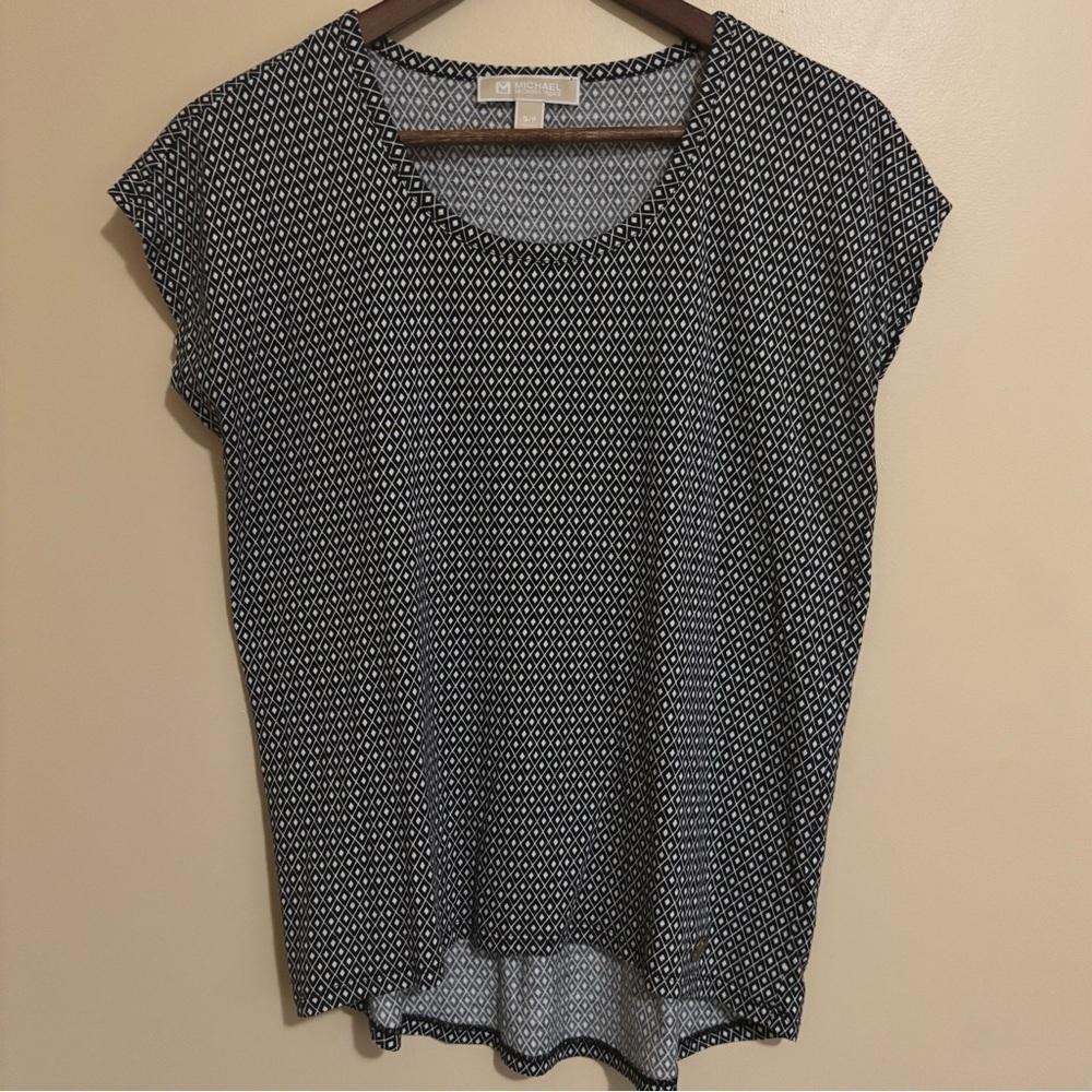 Michael Kors| Black & White Geometric Print Cap Sleeve Blouse Sz S